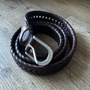 Unbranded braided leather belt size 42/105 brown and silver hardware 
RN130273